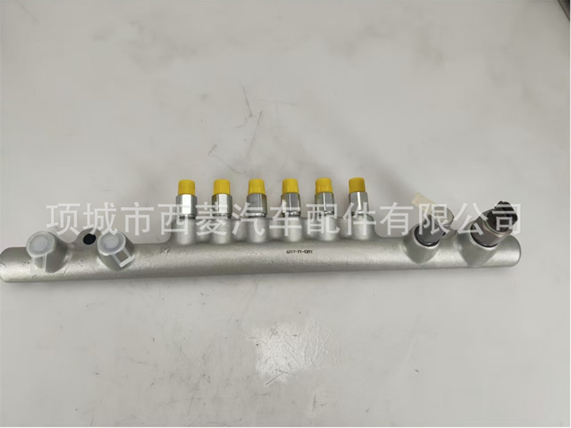 323D2l C7.1 发动机共轨管