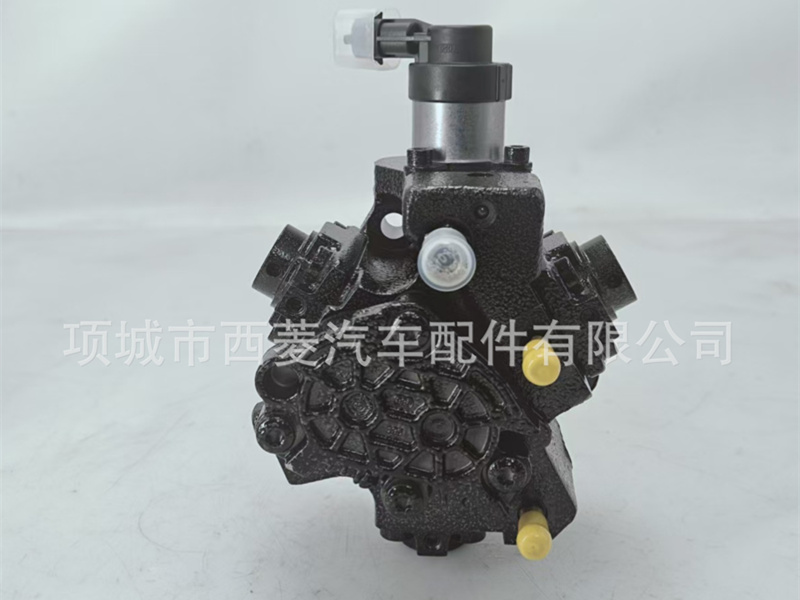 ZD30 0445010136 燃油泵